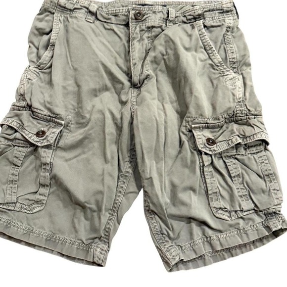 American Eagle Outfitters Other - American Eagle Cargo Shorts Mens 33 Longer Length Khaki 11" Inseam‎